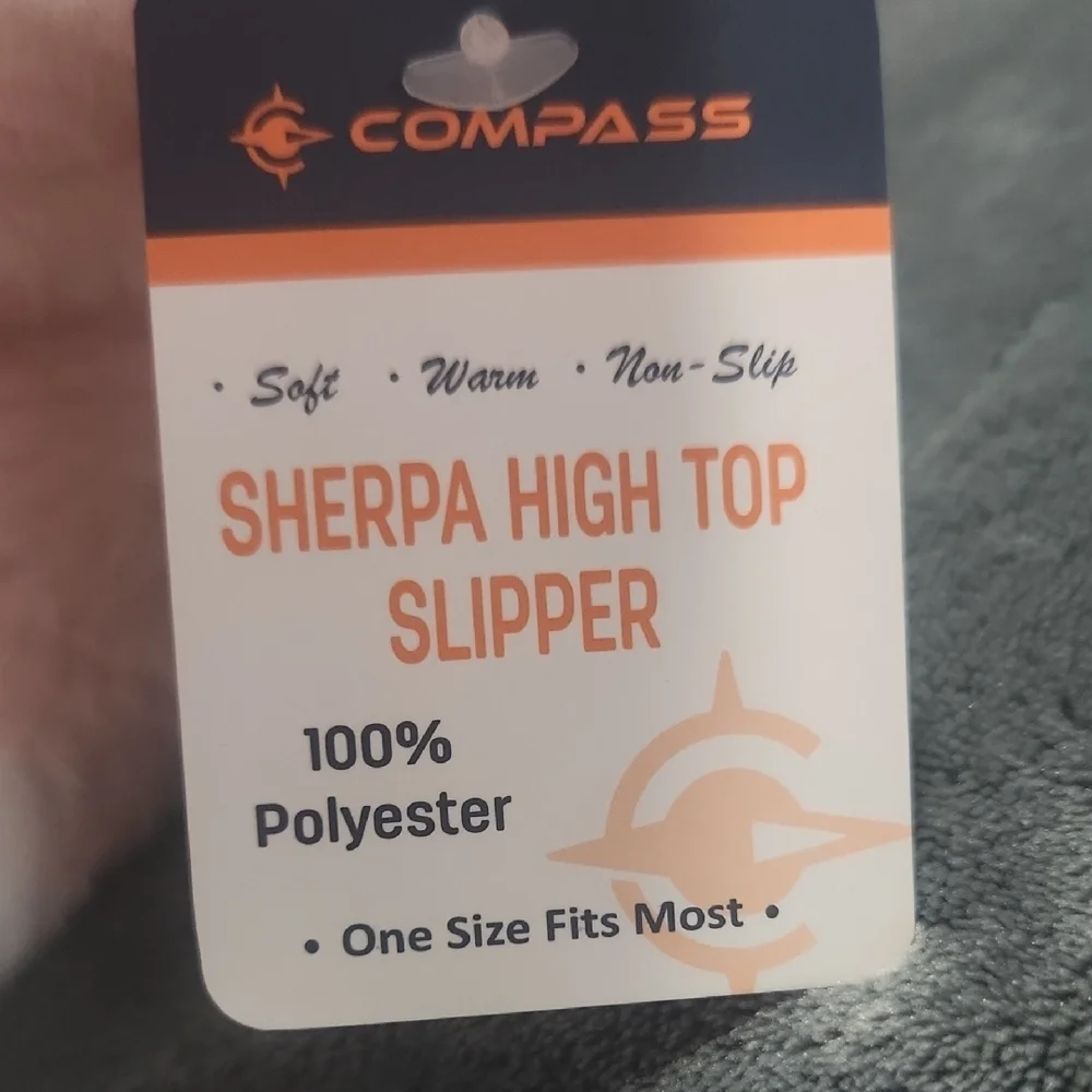 [Compass] Sherpa High Top Slippers
